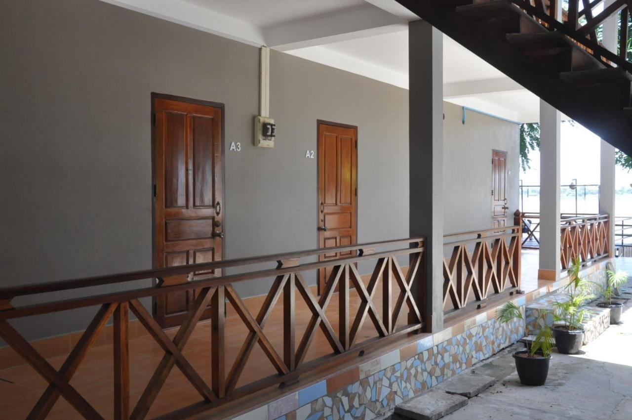 Pilgrim'S Kitchen & Inn Savannakhet Exterior foto