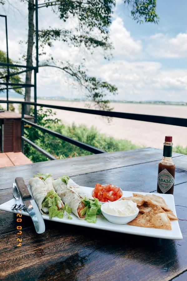 Pilgrim'S Kitchen & Inn Savannakhet Exterior foto