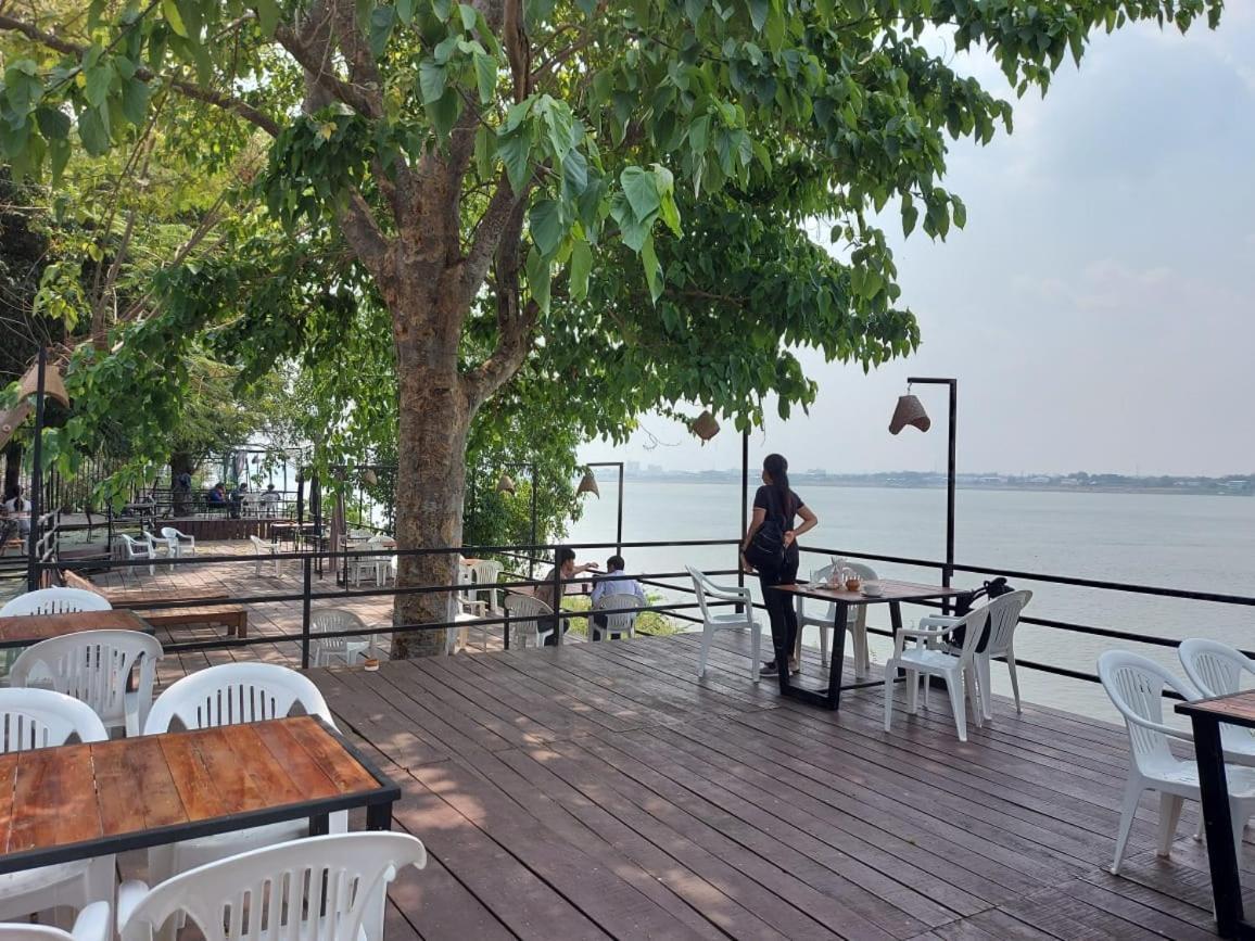 Pilgrim'S Kitchen & Inn Savannakhet Exterior foto