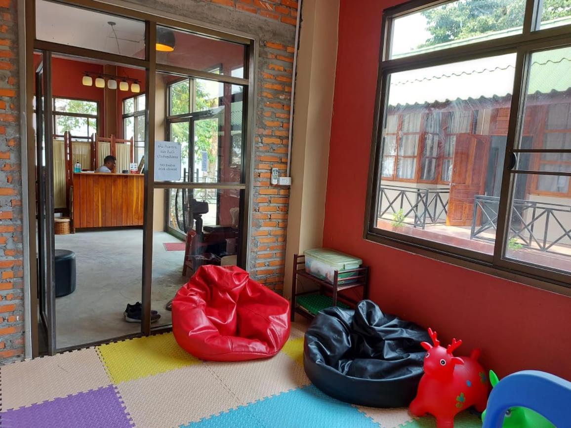 Pilgrim'S Kitchen & Inn Savannakhet Exterior foto