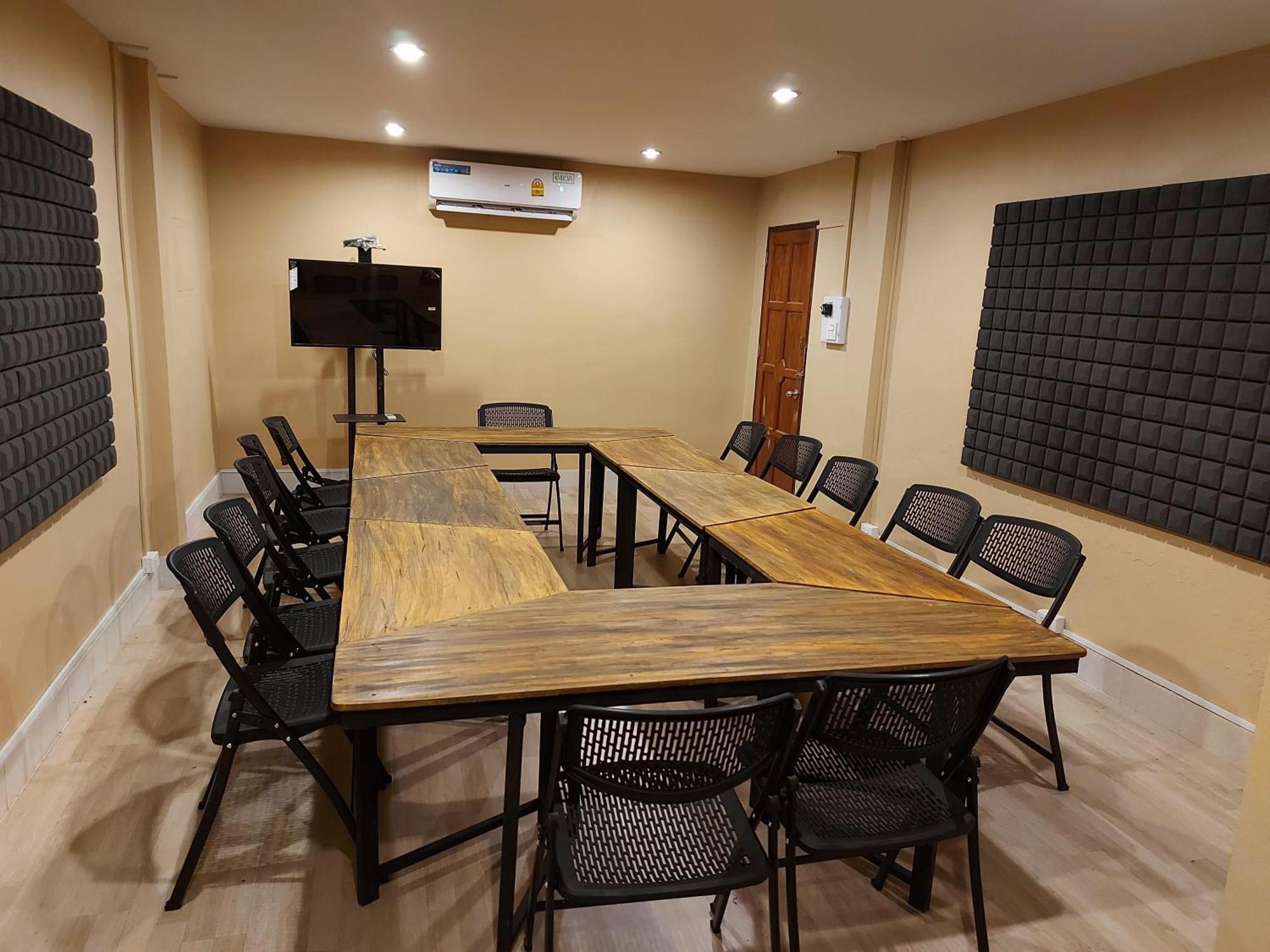 Pilgrim'S Kitchen & Inn Savannakhet Exterior foto